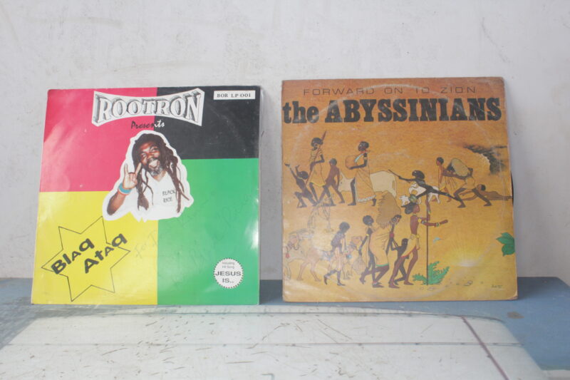 Vinyl R30