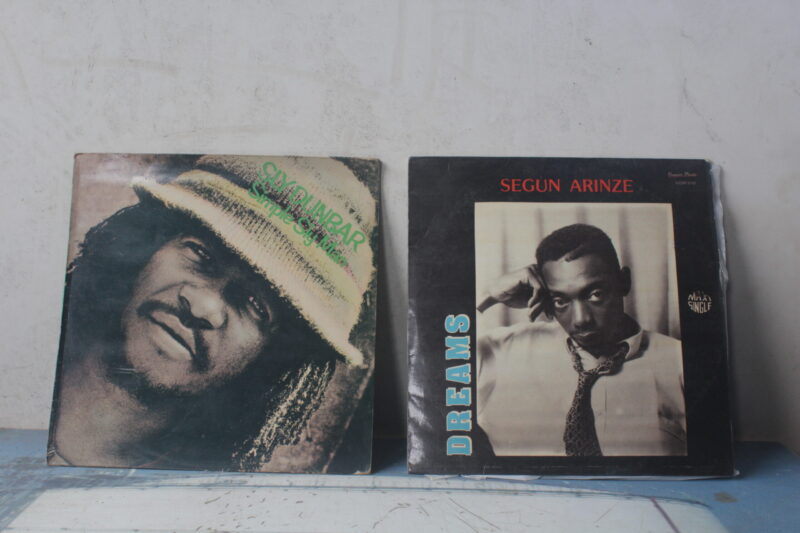 Vinyl R26