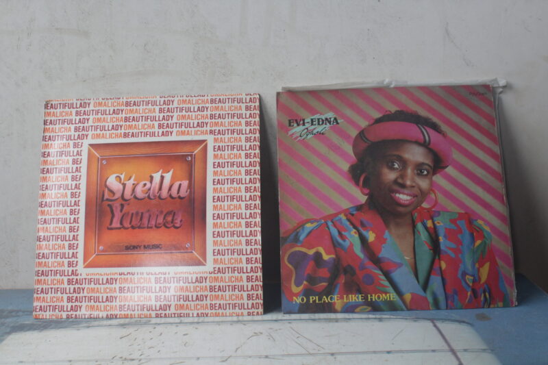 Vinyl R25