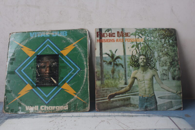Vinyl R10