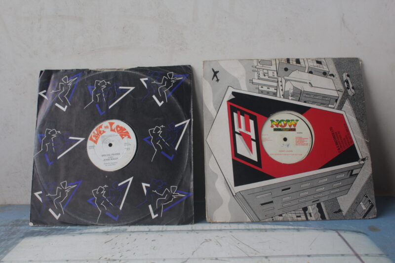 Vinyl R8